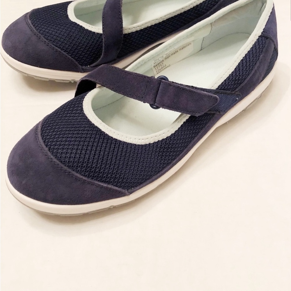 Duluth Trading Company Mary Jane Mesh Shoes